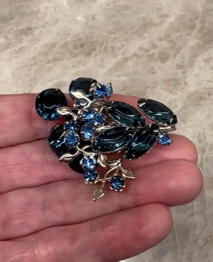 Vintage Blue Large & Small Prong Set Glass Rhinestones Gorgeous Navettes Amazing BLING! Silvertone Brooch