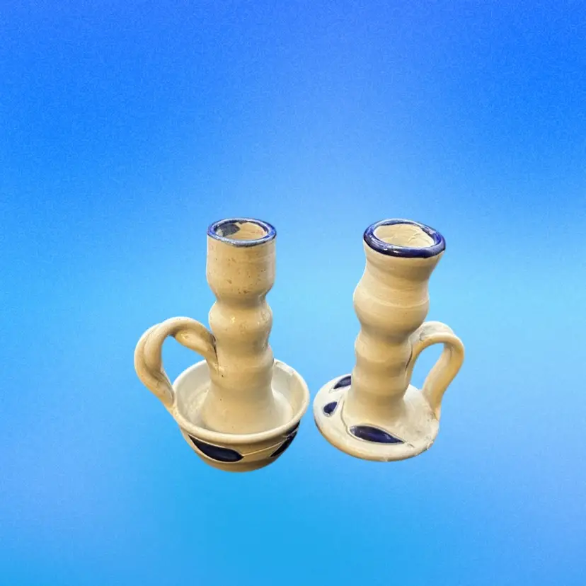 011 Williamsburg
Pottery salt-glazed stoneware chambersticks