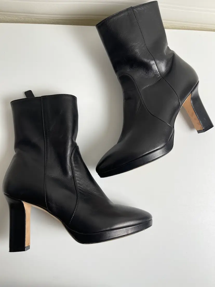 Stuart Weitzman Women's Rosalind Black Boots Side Zipper Quiet Luxury Preppy