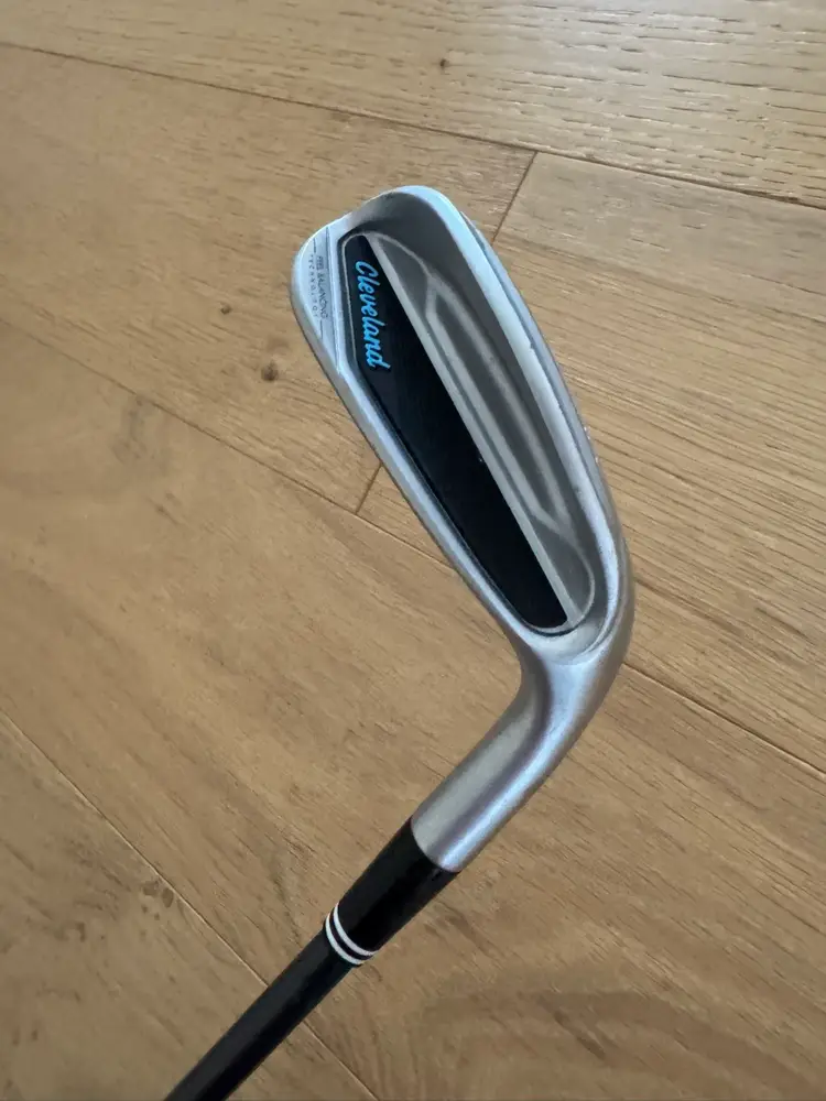 Cleveland Smart Sole Wedge Chipper / Ladies Action Ultralite 50 Graphite Shaft