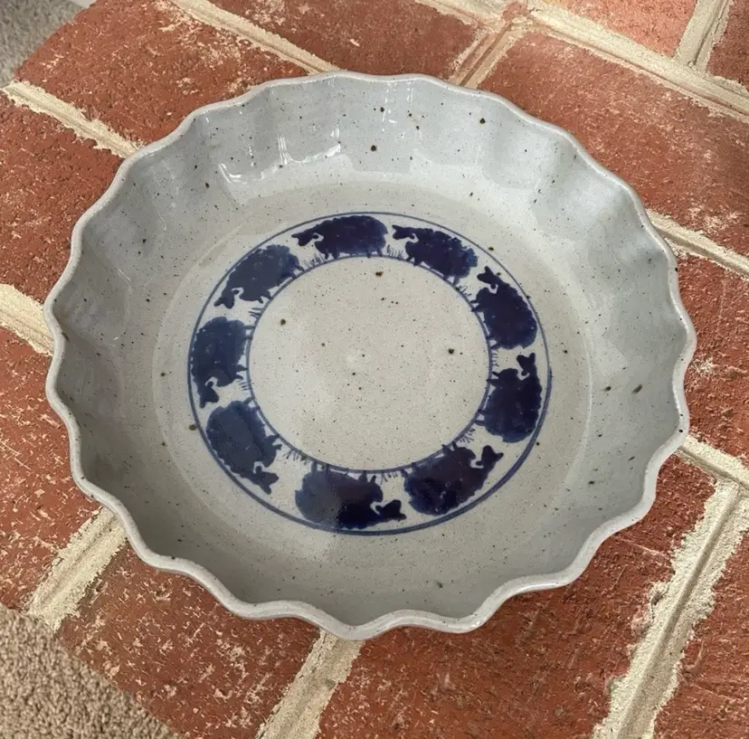 Hand Thrown/Painted Pottery Pie Plate, SHEEP, Blue/Gray, Scalloped Edge, Maker Hallmark Stamp, Dated 1988