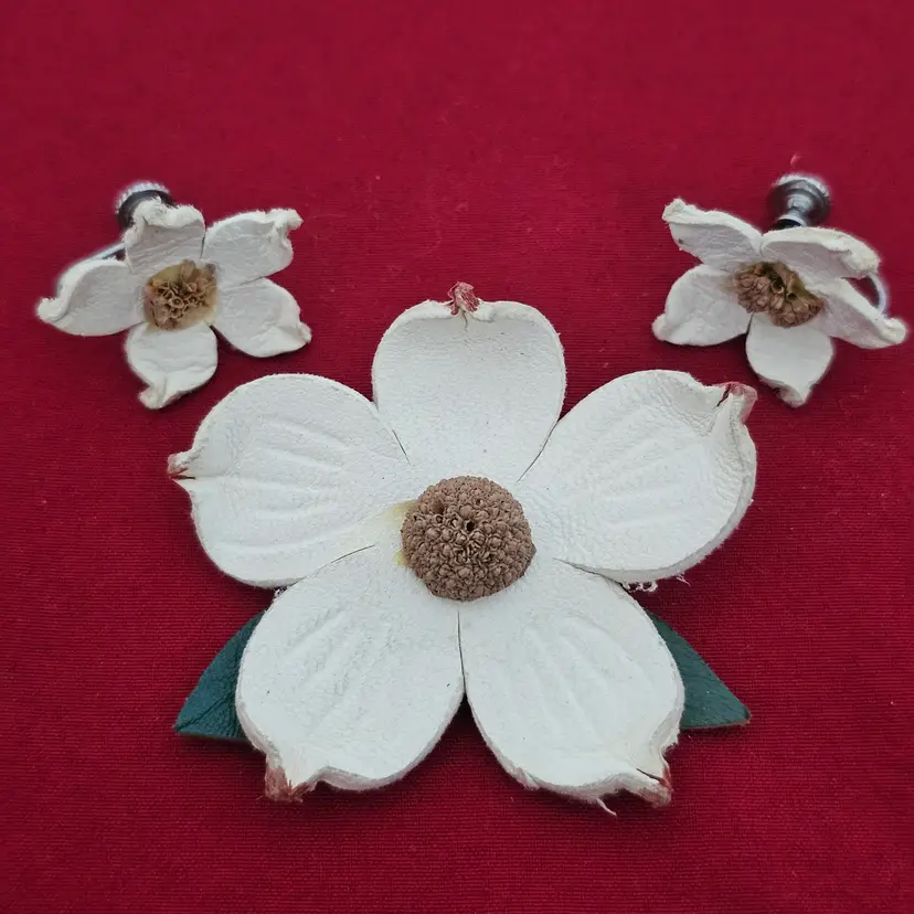 Mid-Century Handmade Tooled Leather Botanical Jewelry Set • Pacific Dogwood Blossom
