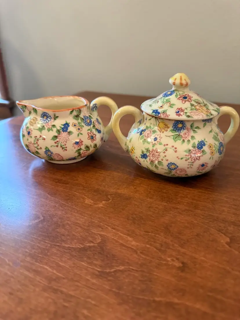☀️Vintage Sugar Bowl And Creamer