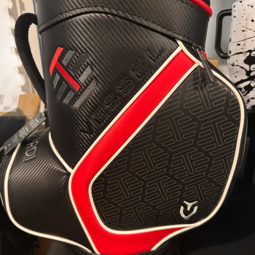 Bettinardi T-Hive Den Caddy