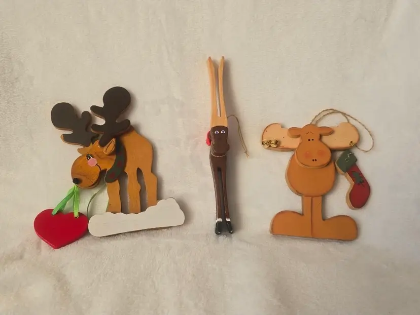 Vintage Rustic Wooden Moose & Handmade Clothespin Reindeer Ornaments – Set of 3 (1980s Era)