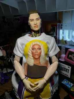 Rupaul Doll Shirt XL