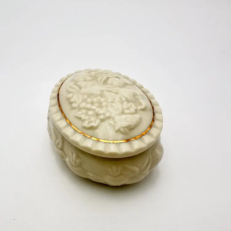 Lenox 1998 Fruits of Life Keepsake Porcelain Trinket Box 3.5"L 2"W B25