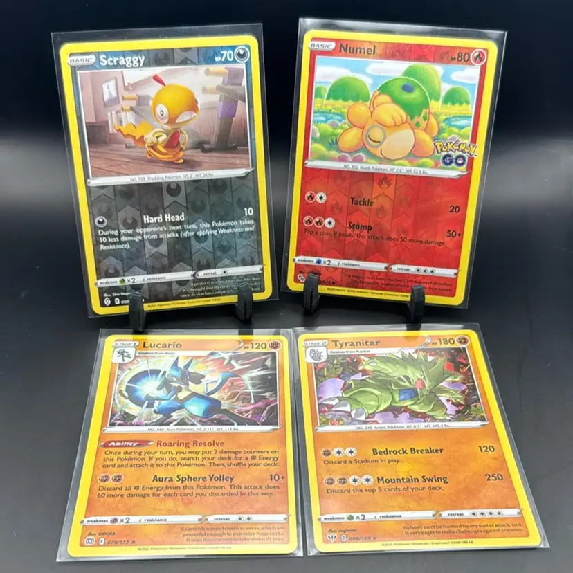 Pokémon Lot Scraggy Holo, Numel Holo, Lucario Holo, Tyranitar Holo