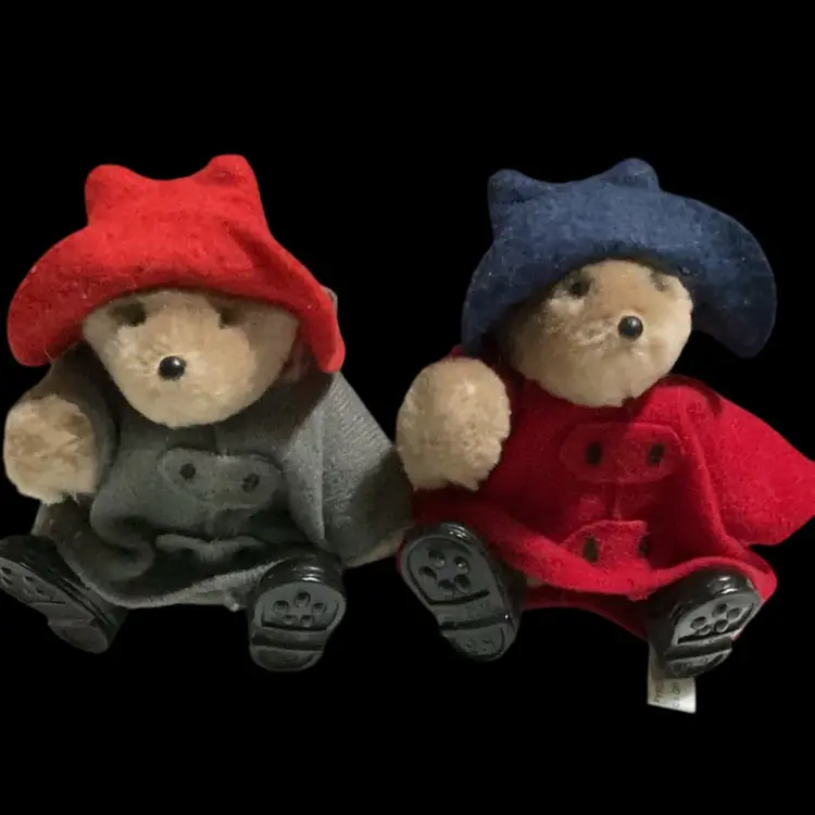 Adorable Vintage 1996 Little Paddington Collectable Bears! Manufactured By Eden Toys. Produced From 1980s Onward Until Company’s Closure. Sold From Sears Roebuck.