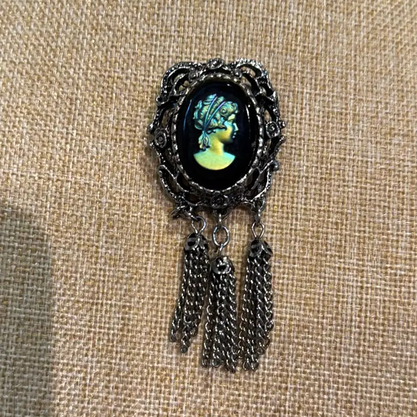 Vintage 3”Black And Iridescent Glass Cameo Brooch