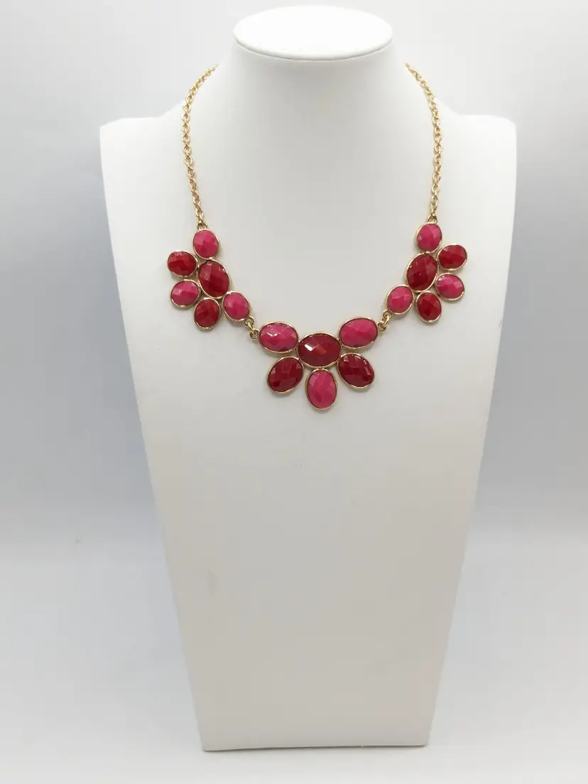 Gold Tone Dark Pink Faceted Acrylic Stone Necklace