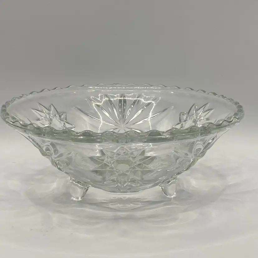 Vtg 6 1/4” Diameter Anchor Hocking “Star Of David” 3 Footed Dish