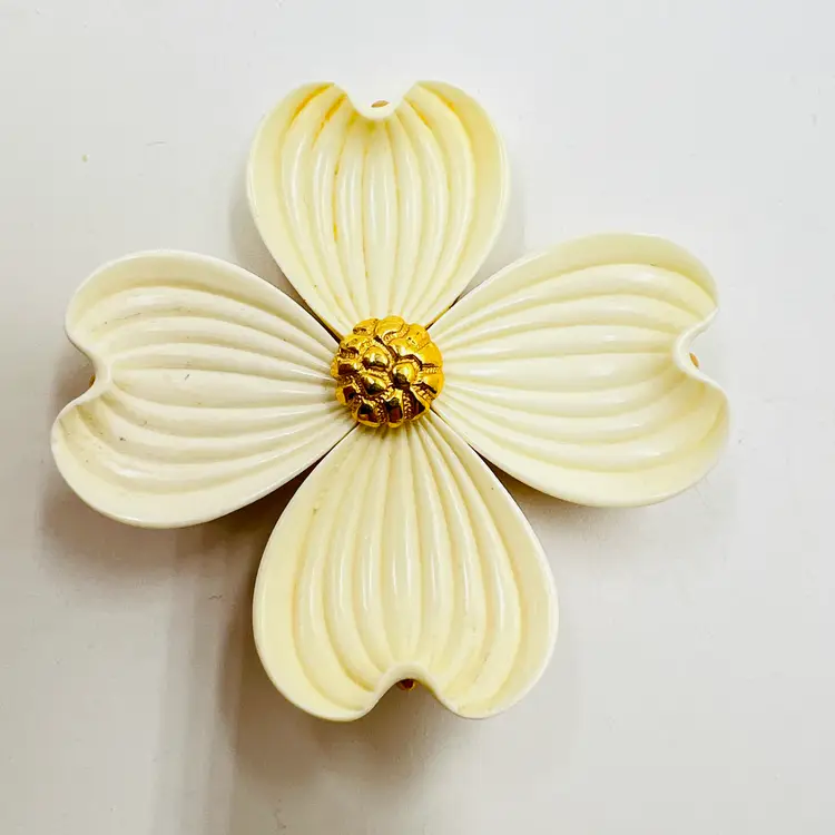 Monet Dogwood Flower Brooch Acrylic Cream and Gold Tone