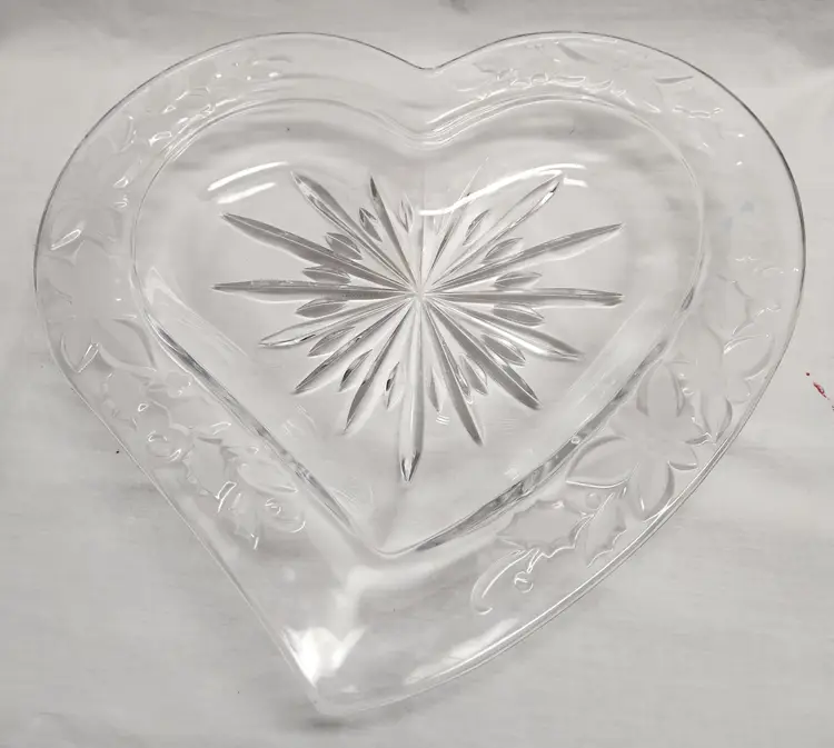 Mikasa "Christmas Love" Heart Plate