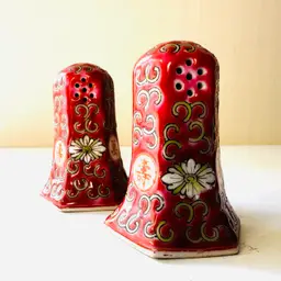 Vintage Asian Salt Pepper Shaker Set Famille Rose Wan Shou Wu Jiang Long Life Without Boundary Pattern Red