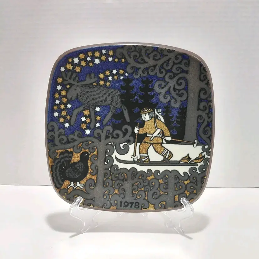 Arabia Finland "Kalevala" 1978 Annual Decorative Plate by Raija Uosikkinen