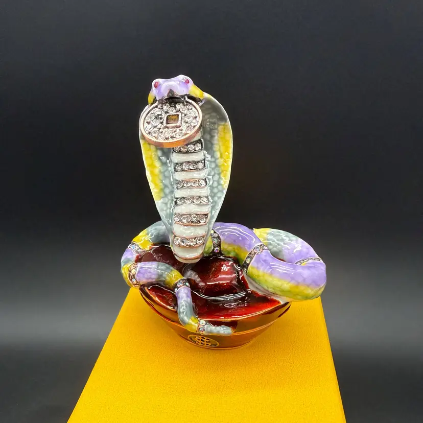 Cobra Snake with Coin in its Mouth trinket box
