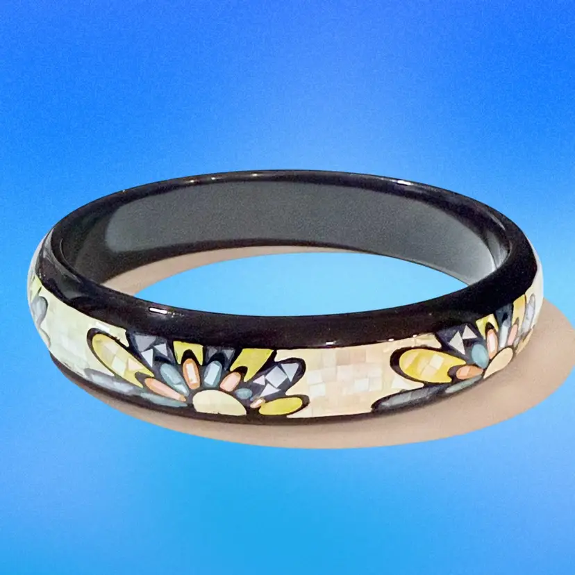 Stunning Ross Simons Iridescent Mosaic Daisy Mother Of Pearl Bangle Bracelet **UV Glow**