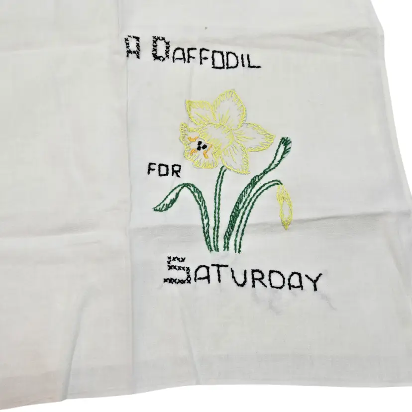 Vtg MCm Dafodil Embroidered Flour Sack Towel