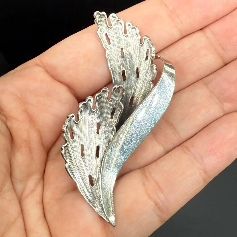 Beau Sterling Rhodium Plated Leaf Brooch 2.75”