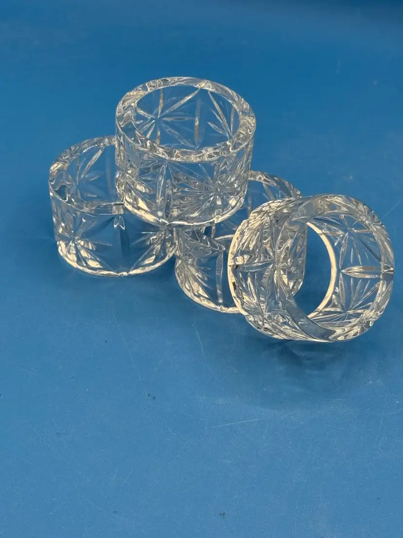 Set Of 4 Vintage Cut Crystal Napkin Rings W/ Starburst Pattern