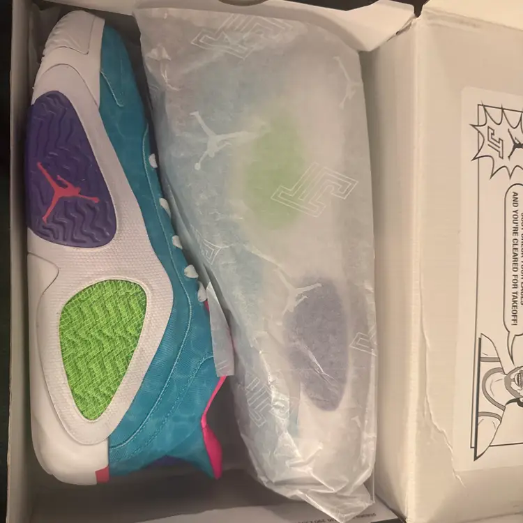 Nike Jordan Tatum 2 new Damaged Box 5.5Y