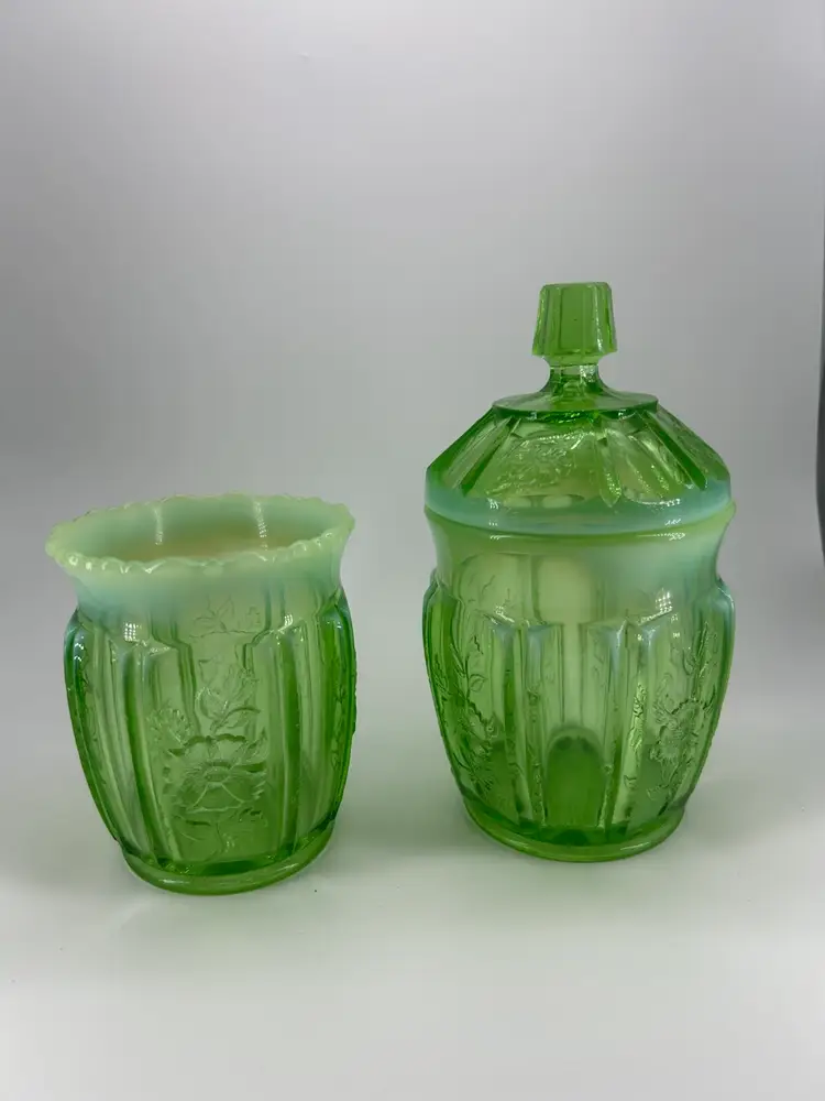 ANTIQUE JEFFERSON GLASS DOLLY MADISON EAPG OPALESCENT GREEN DISH