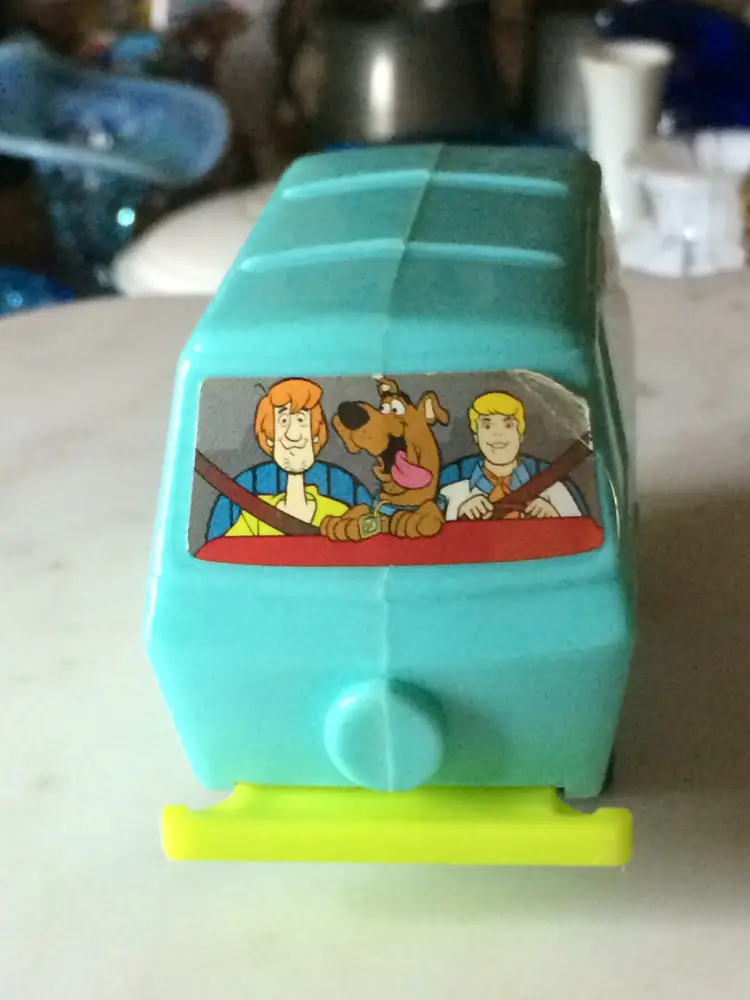 Collectible  Mini Mystery Machine Pull Back Release 3 1/2" long x 2" tall READ!