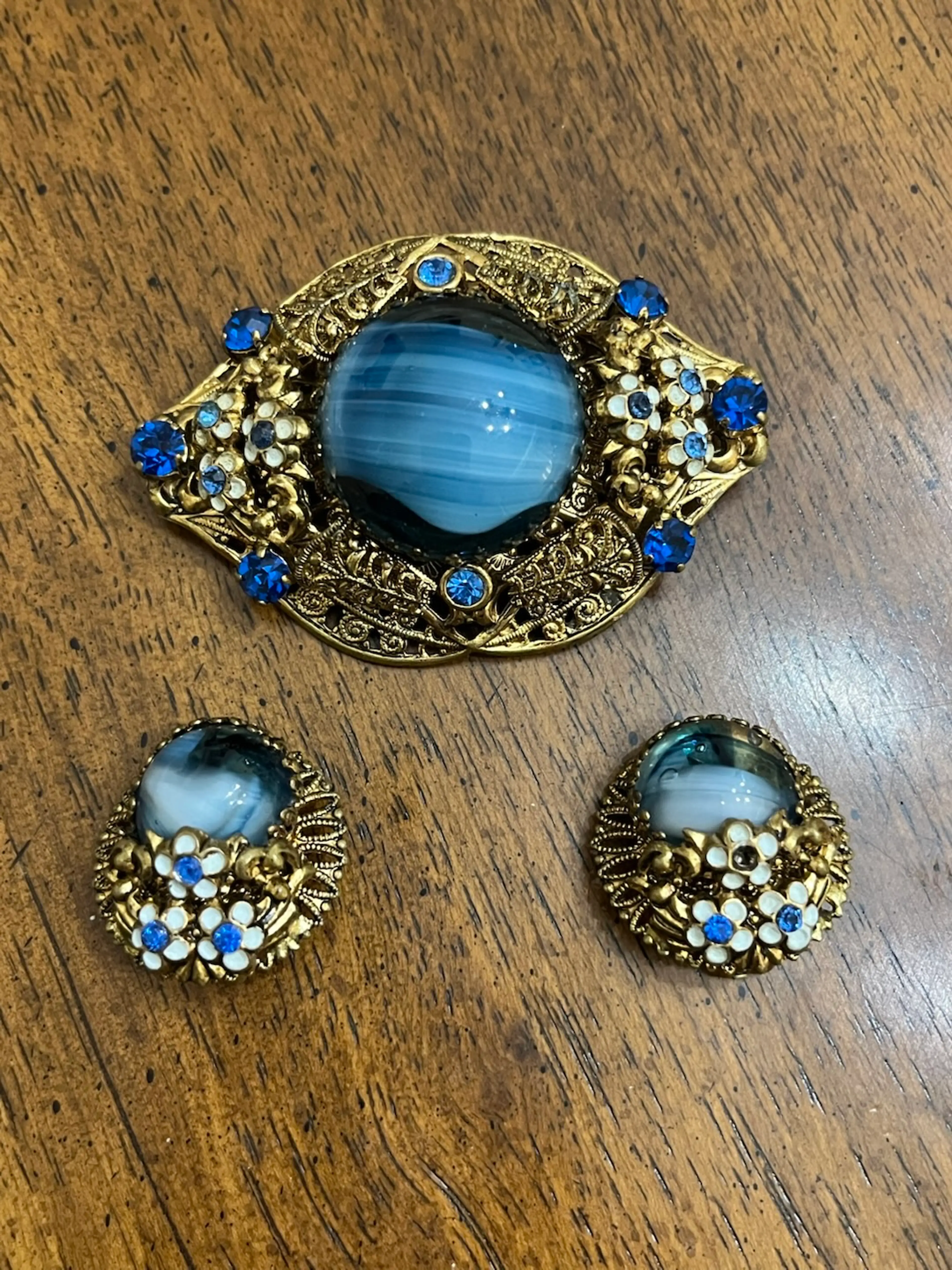 Image 3 of 7