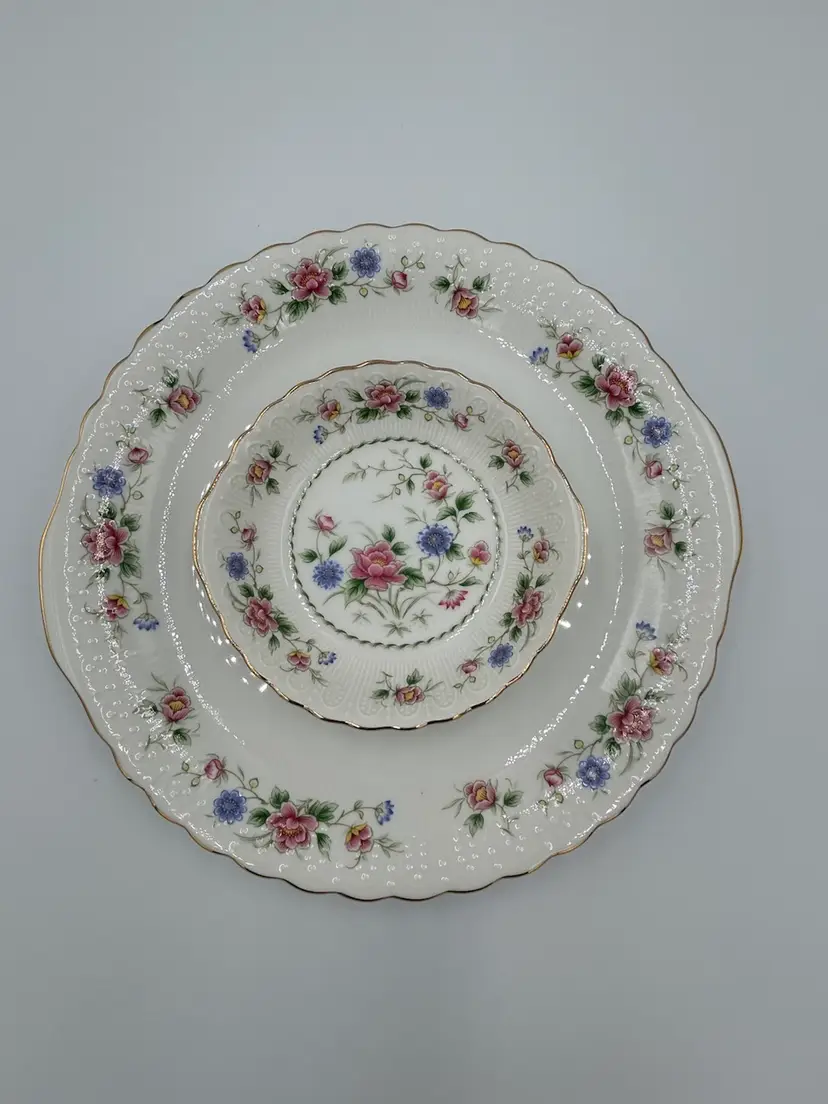 Andrea By Sadek “ Garden On India” Scalloped Platter With Dip Bowl
