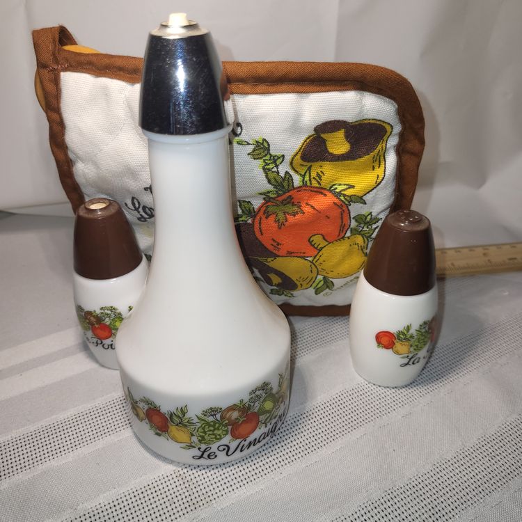 Vintage Corell Set