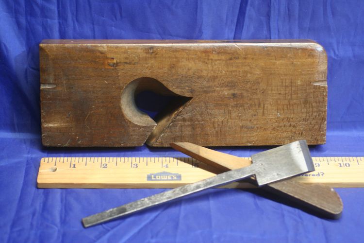 Wooden Rabbet Plane – Skewed 1 ¼” Iron – P. BROOKS  E. HARTFORD