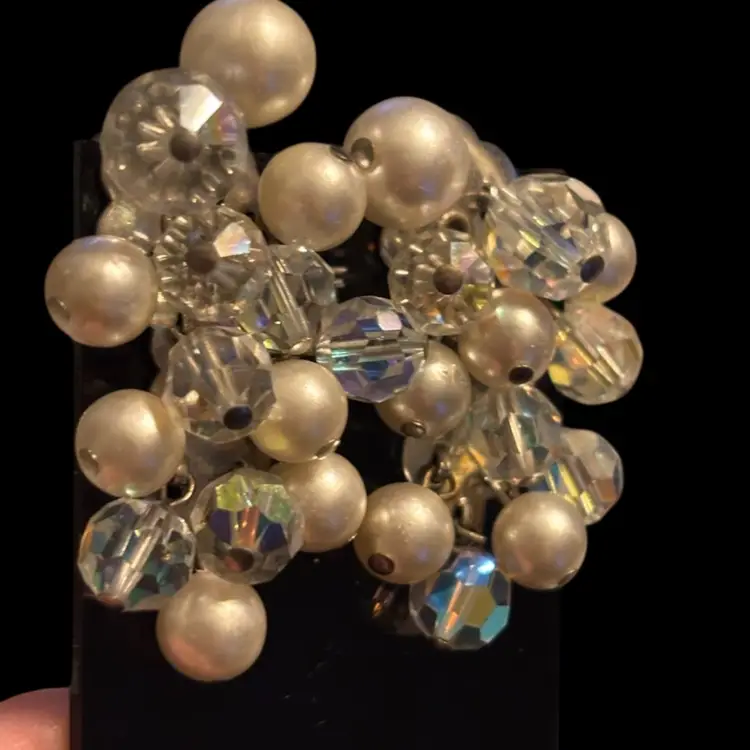 Cha Cha Clip-on Earrings