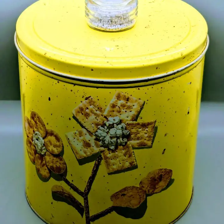 Canister Tin Vintage Krispy Kan