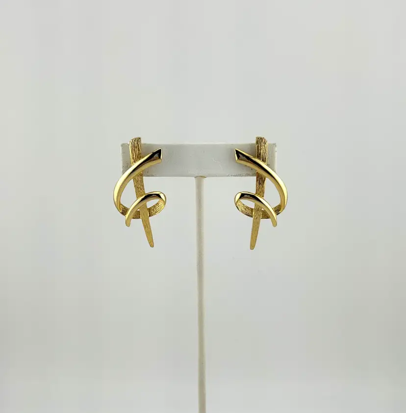 Vintage JJ 1986 Gold Tone Pierced Earrings 2”x 1”