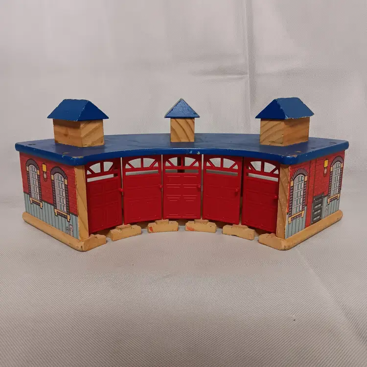 Geoffrey Train Locomotive Engine Round House 5 Bay Wooden Thomas Toys R Us Brio
