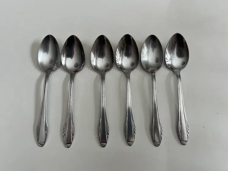 Deluxe Stainless Teaspoons. Set of 6. Made in Japan. Replacement Silverware Flatware.