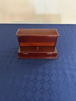 Vintage Bombay Company Wood Jewelry/Trinket Box 10 X 5.5 Inches Excellent Condition