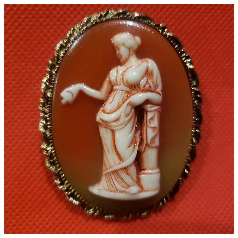 Vintage Cameo Pin Brooch Resin GRECIAN Style Lady In Gold Tone Setting 2 1/4" x 1 3/4"