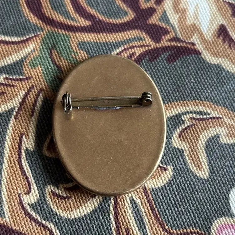 Christmas Pin Vintage Brass And Ceramic