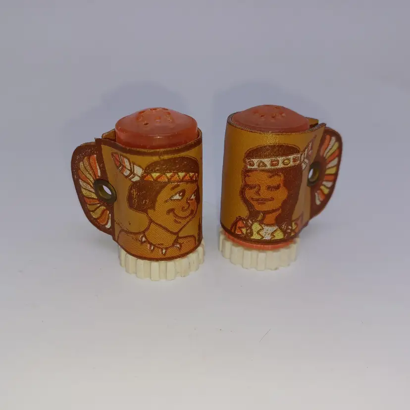 Unique Indian S&P Shakers Tourist Souvenir, Leather Salt Pepper Shakers
