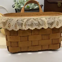 Vtg Hanging Wall Basket