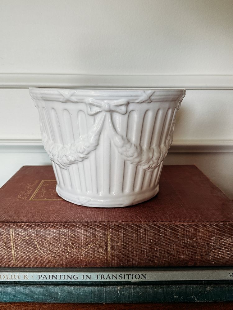 White Planter with Boughs and Bows - made in Portugal