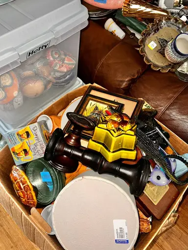 FRIDAY NIGHT CLEARANCE! LET’S EMPTY THE BOX! 