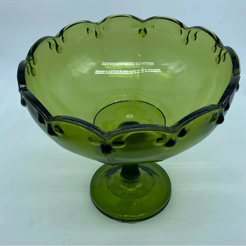 #0305 Vintage Indiana Glass Avocado Green Pedestal Teardrop Compote 8” Fruit Bowl