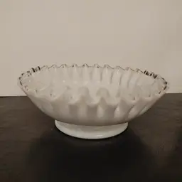Fenton silver crest milk glass bowl. 1970's. No chips or cracks. 5.5 wide and 2.5 high