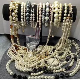 Vintage To Modern Jewelry Lot 38