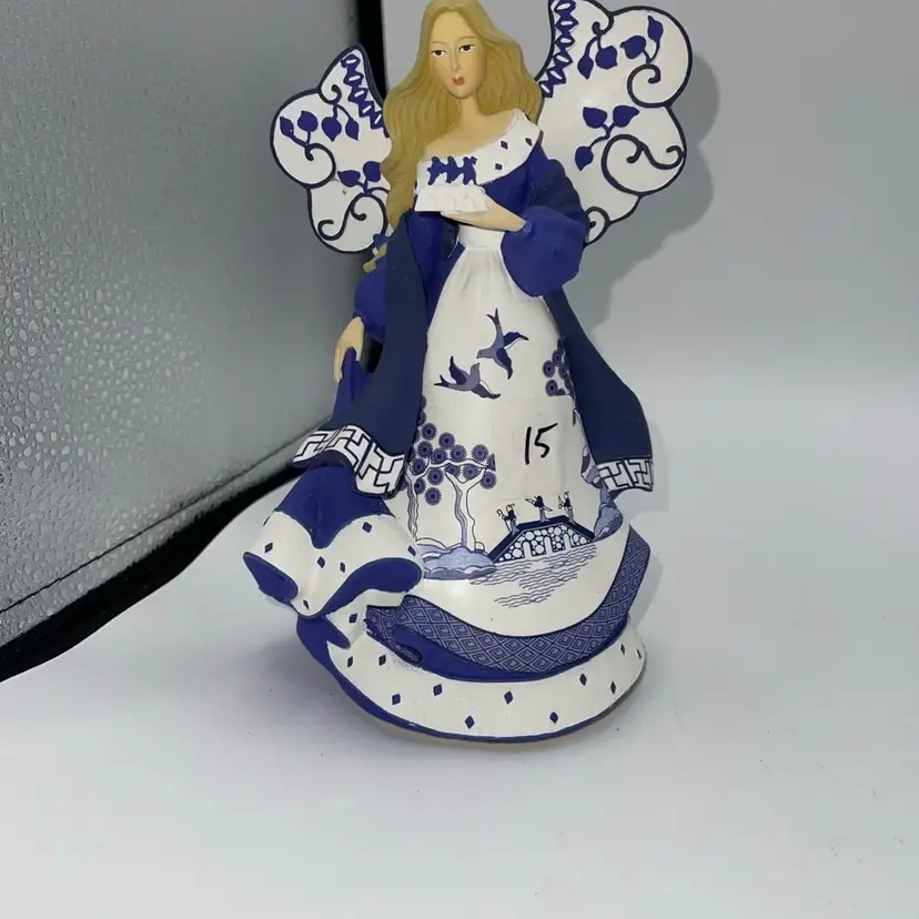 Hamilton Collection BLUE WILLOW Protection For a Peaceful Passing Angel Figurine