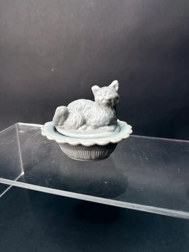Cat on a Nest Covered Salt Cellar Dip Mosser Glass USA DOVE GRAY