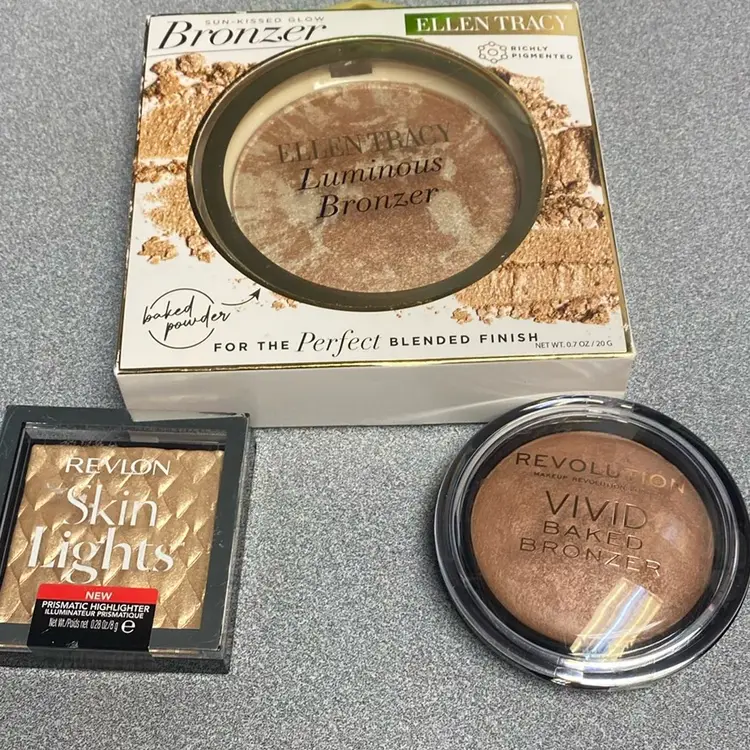 Bronzer And Highlighter
